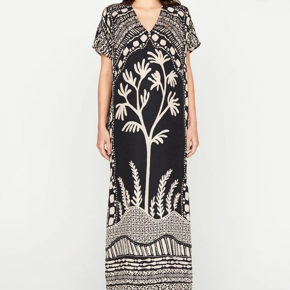 MARIE OLIVER OLIVER CAFTAN SIZE MEDIUM